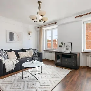 https://warsaw-old-town-premium-apartment-with-great-view.warsawhotelspoland.com